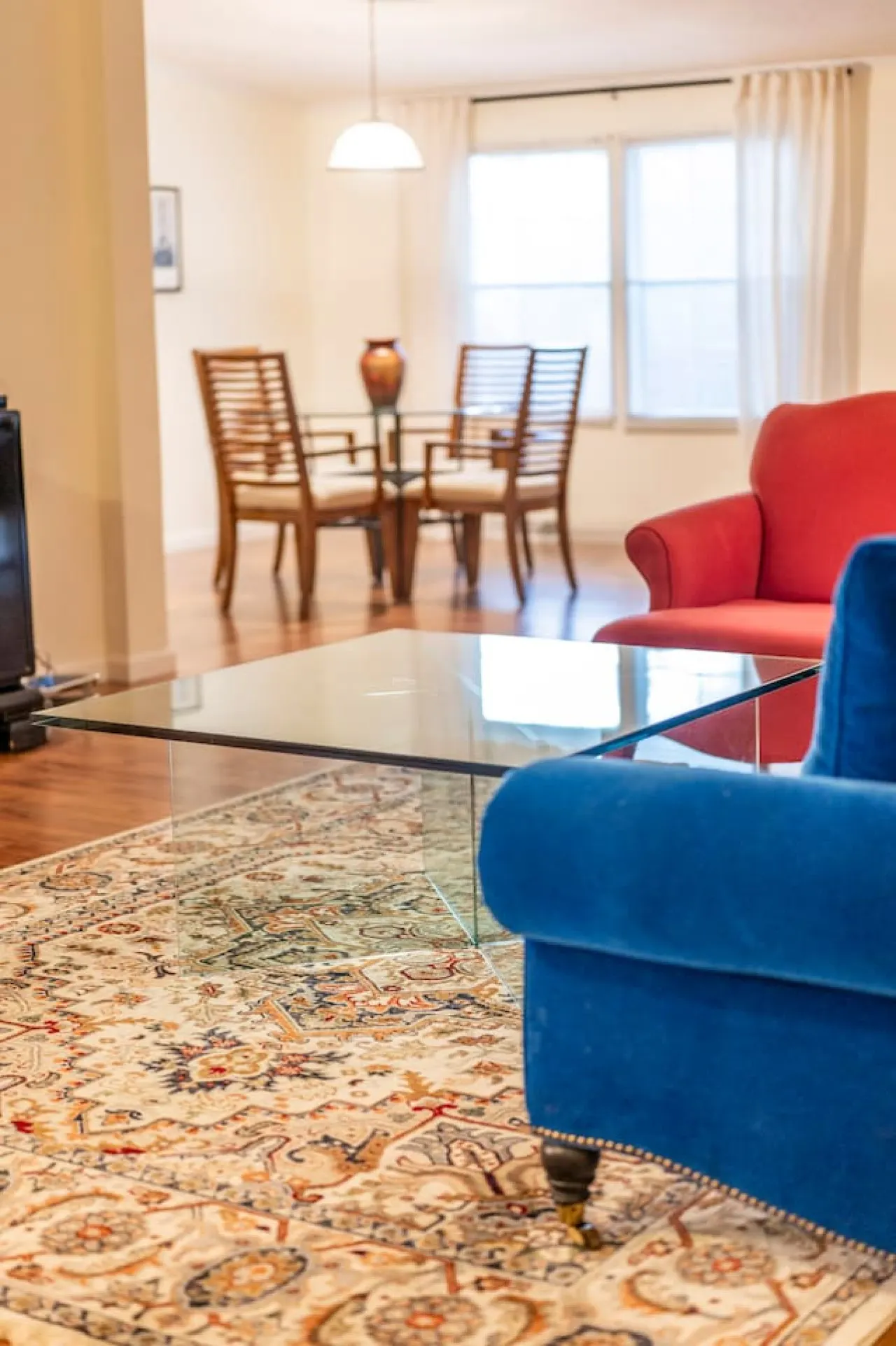 Private 4BR Oasis | 2 KNG BDs | 4 TVs | Free Wi-Fi — photo 4