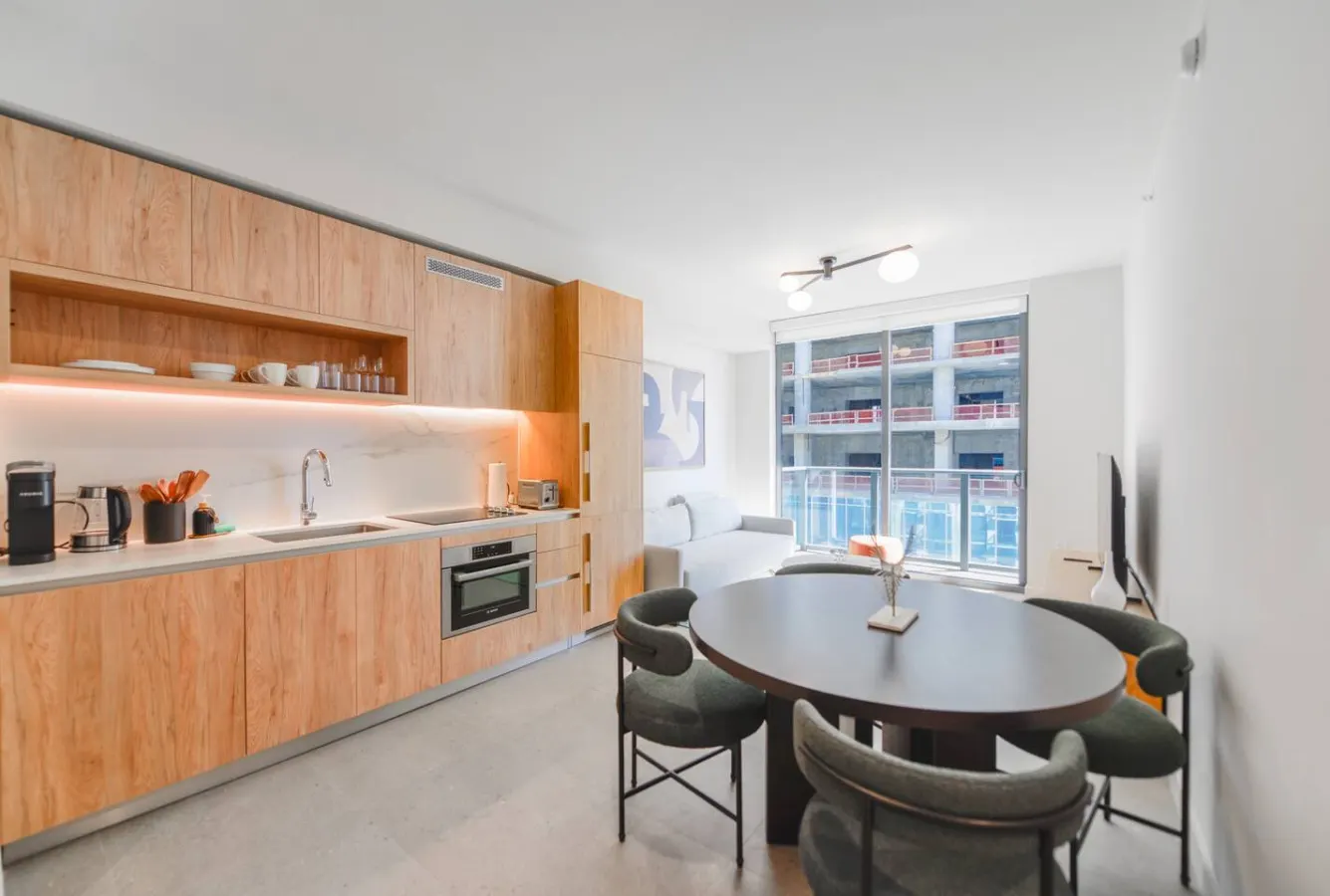 Crosby Miami Downtown - up to 4 guests + Pool/more 3