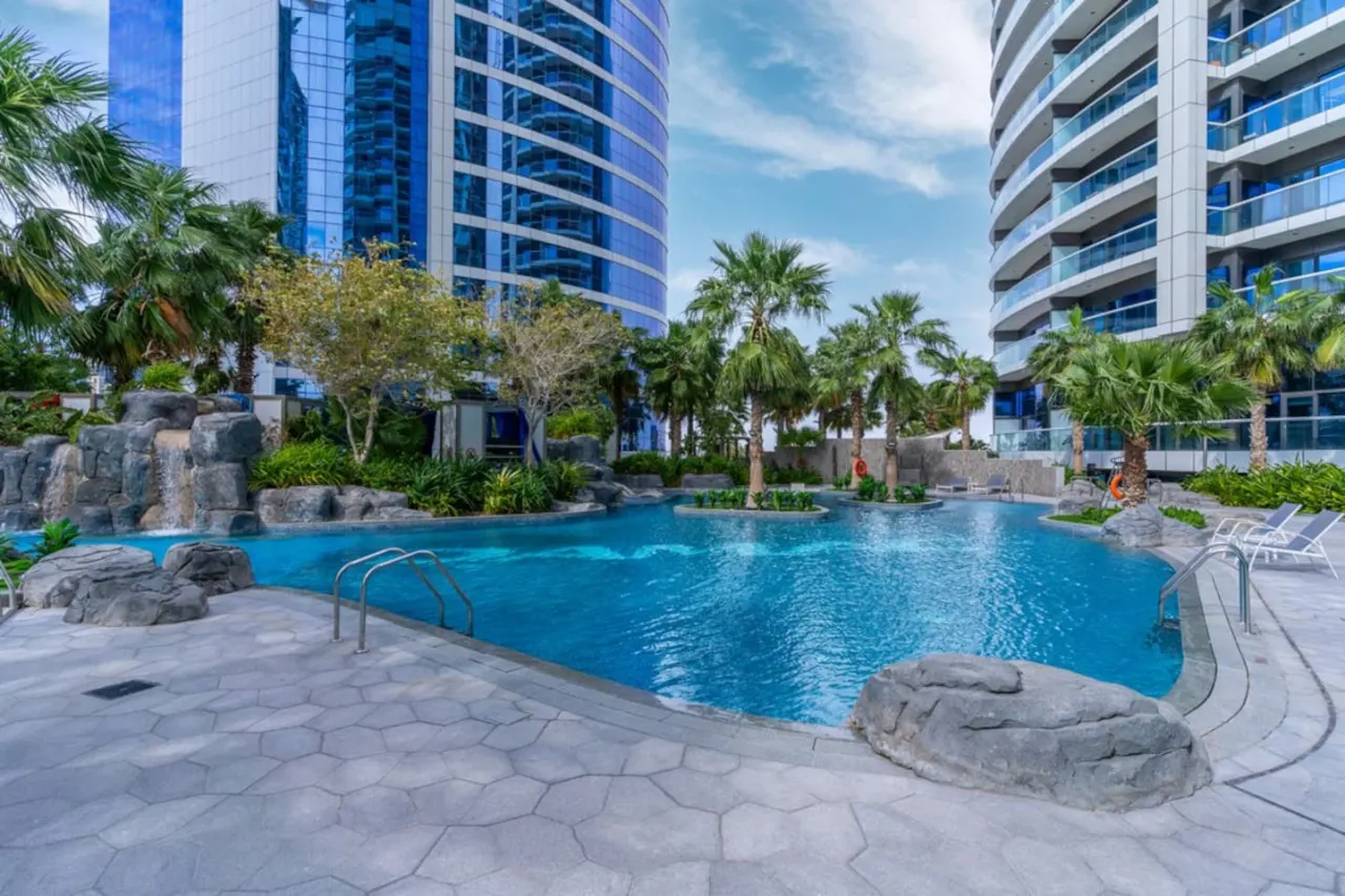 1BR Luxury Stay - Infinity Pool - Damac Paramount A - Business Bay