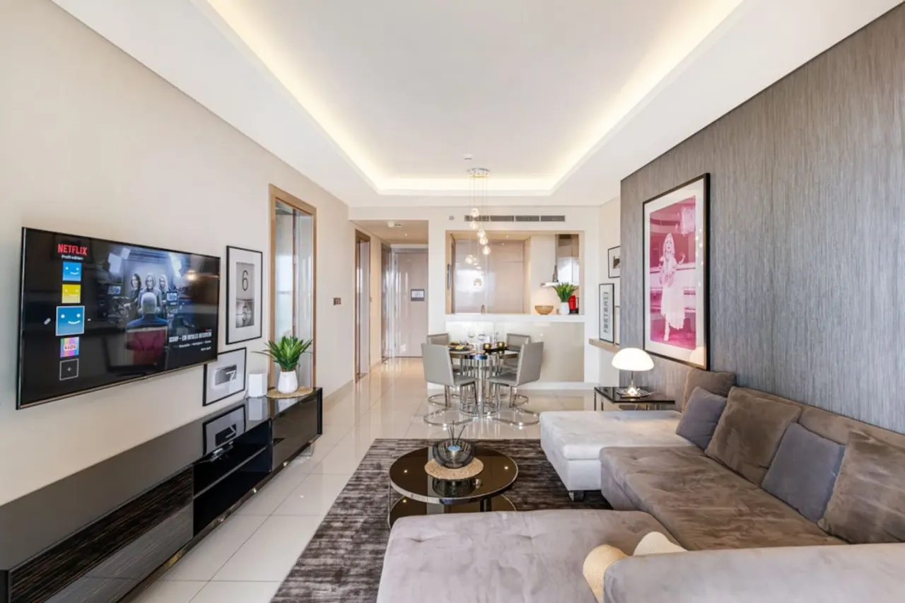1BR Luxury Stay - Infinity Pool - Damac Paramount A - Business Bay — photo 2