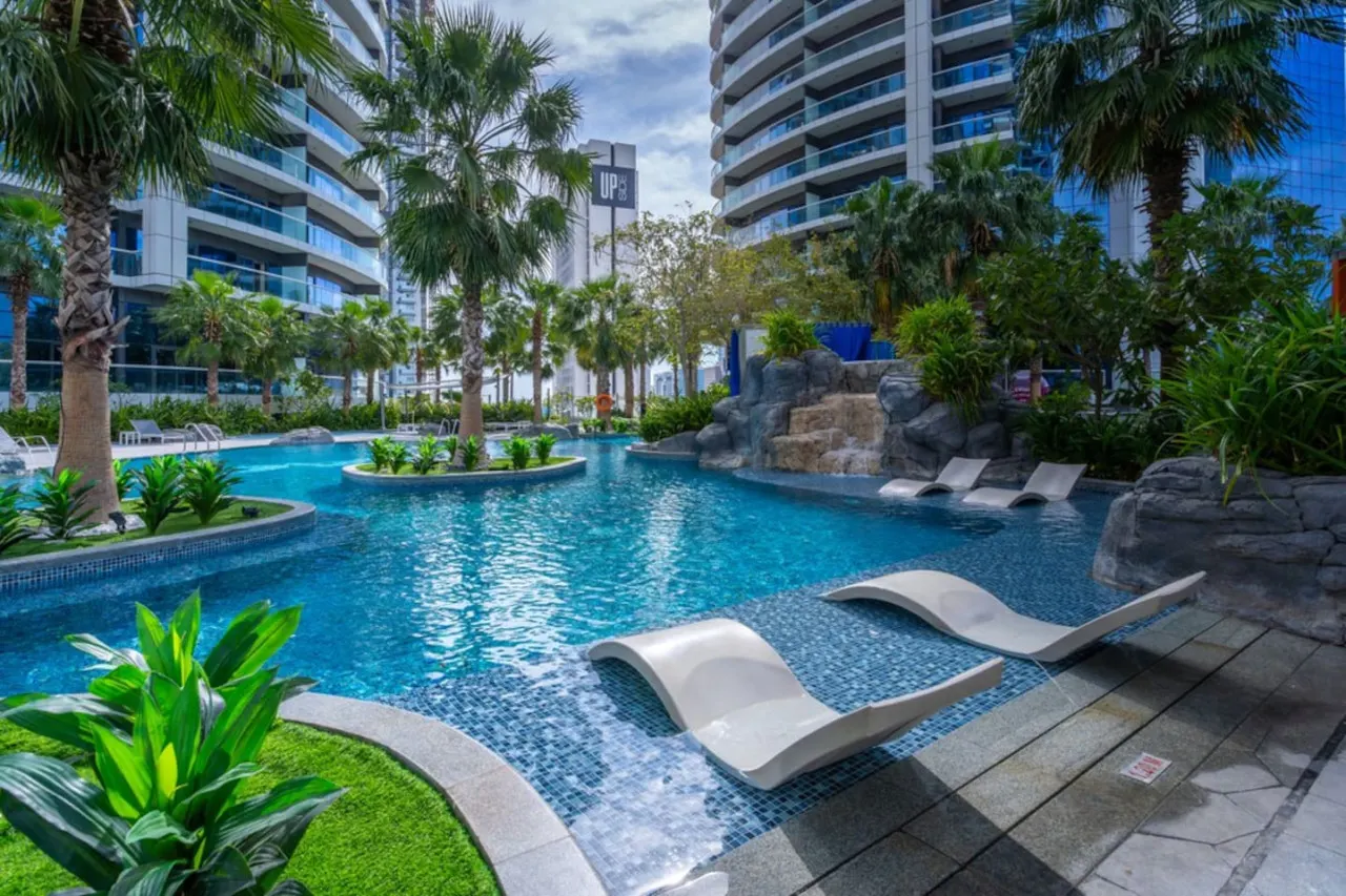 1BR Luxury Stay - Infinity Pool - Damac Paramount A - Business Bay 9