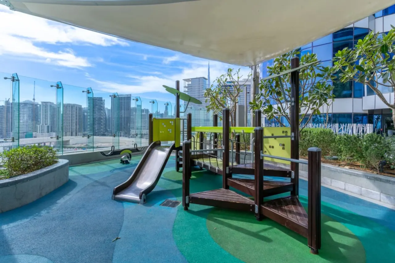 1BR Luxury Stay - Infinity Pool - Damac Paramount A - Business Bay 11