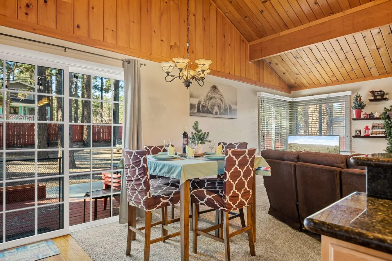 2BR Beartime Story Cabin w BBQ 10