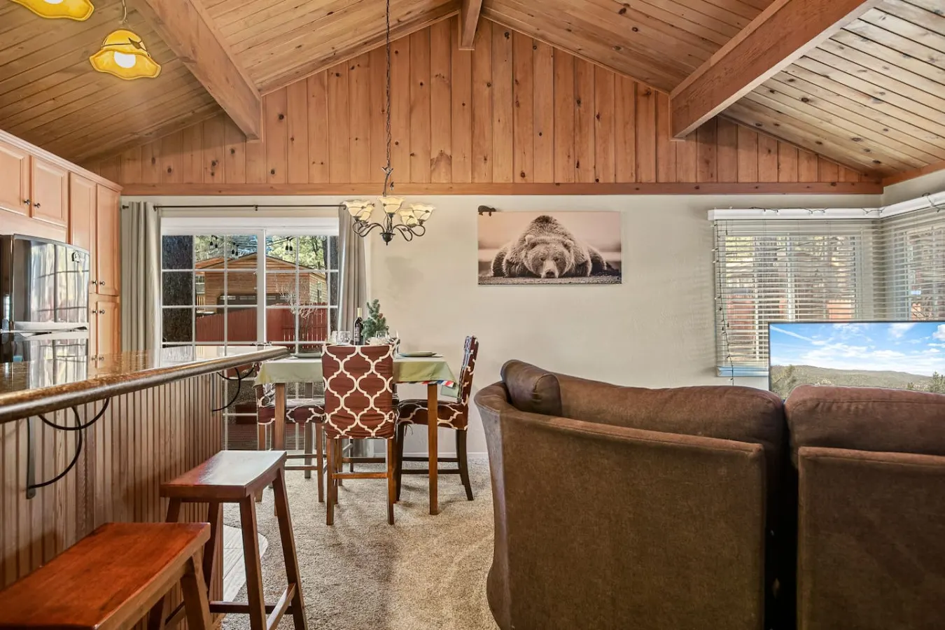 2BR Beartime Story Cabin w BBQ 15