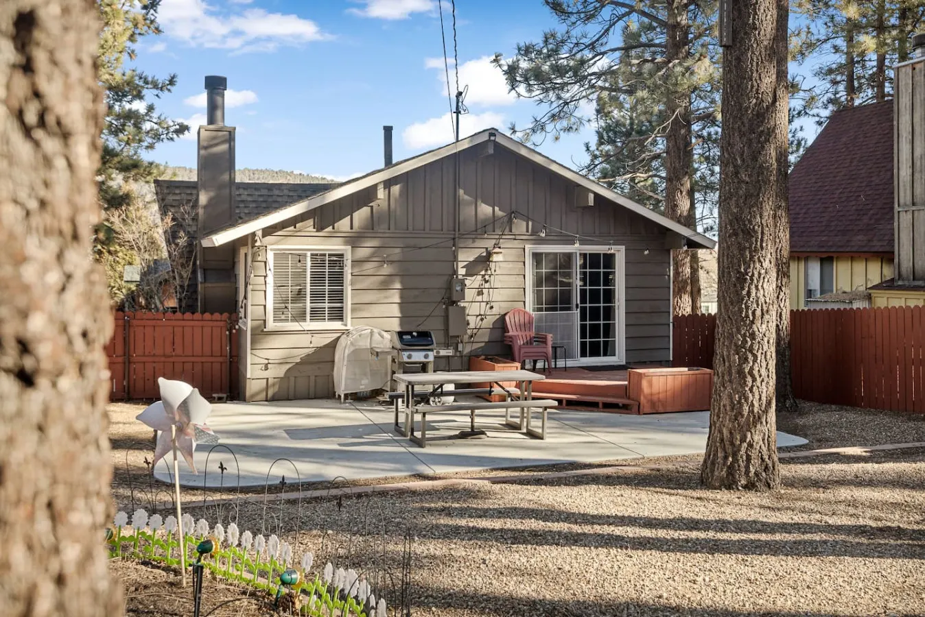 2BR Beartime Story Cabin w BBQ 5