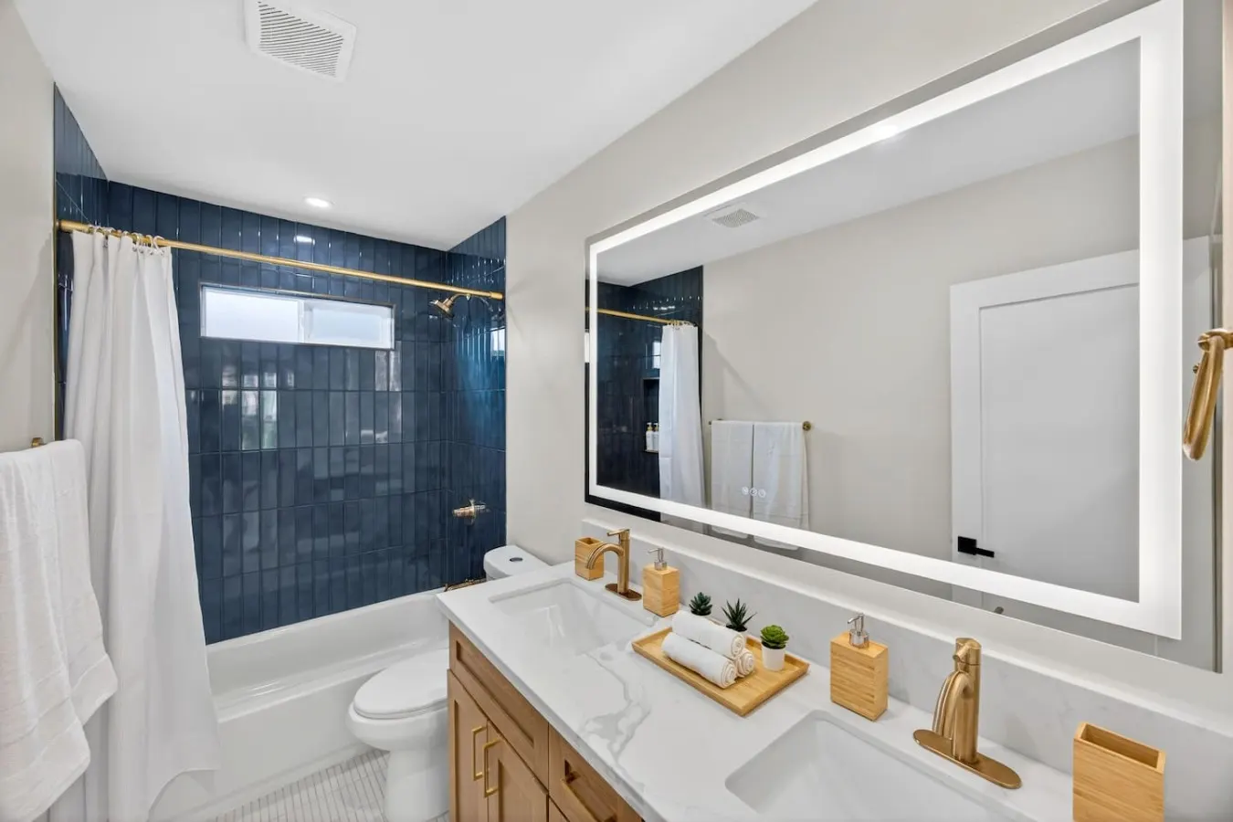 Brand New 2BR Sleeps 6 2 Parking Near Petco 9