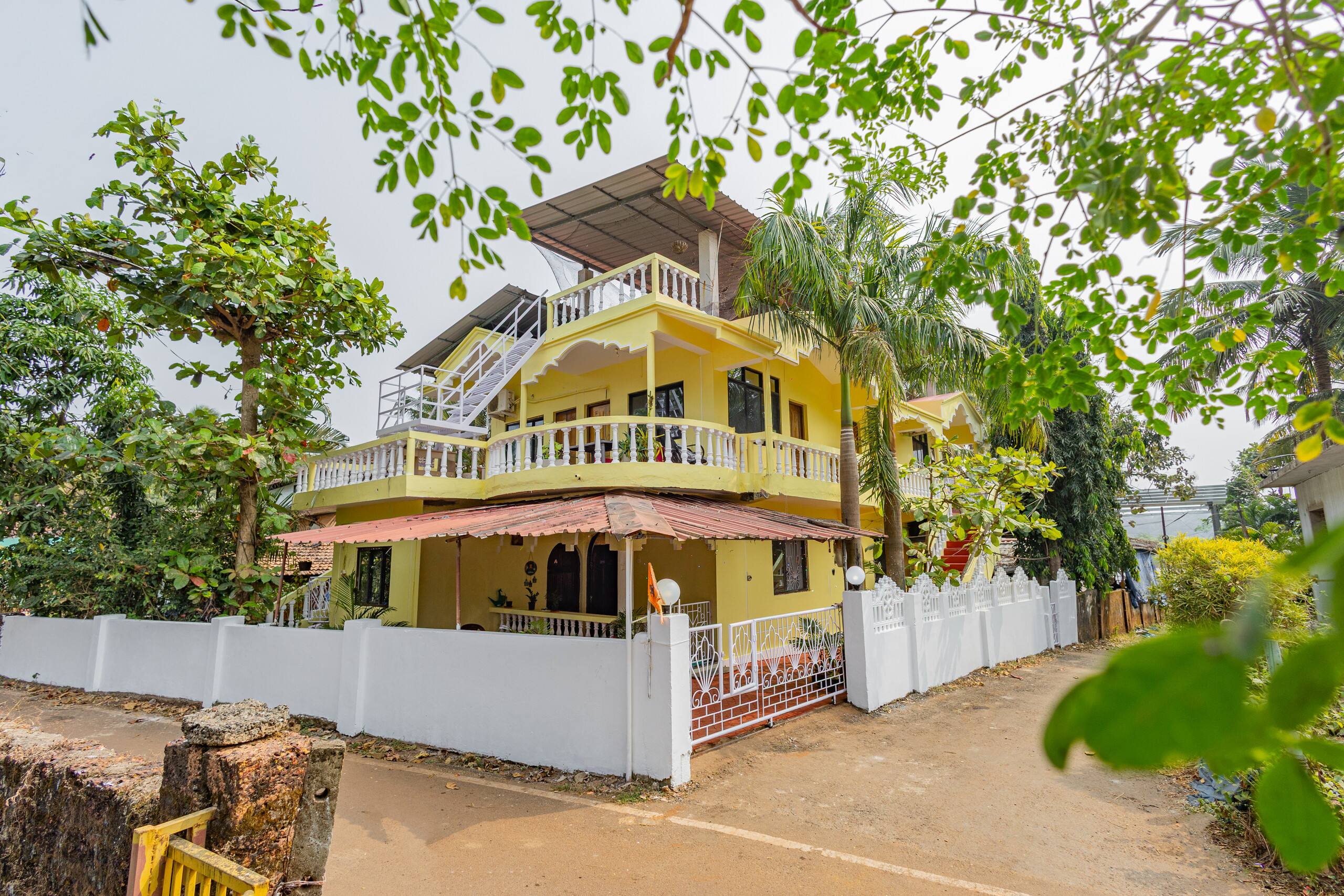 The Yellow House By Leela. 8
