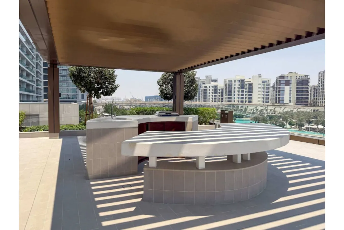 Modern Creekside 1BR Prime Dubai Location 8