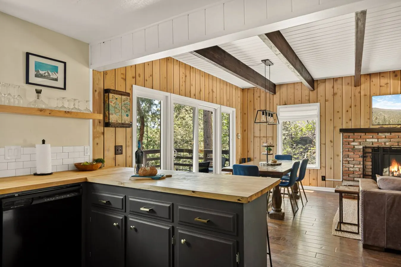 *NEW* 3BR Mountain Sanctuary w Foosball & Epic Views 11