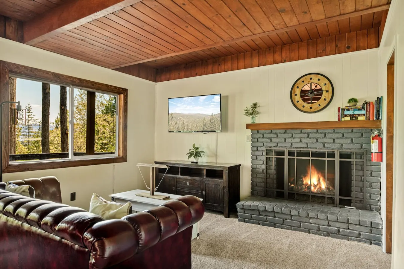 *NEW* 3BR Mountain Sanctuary w Foosball & Epic Views 18