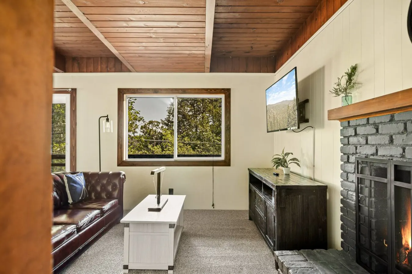 *NEW* 3BR Mountain Sanctuary w Foosball & Epic Views 19