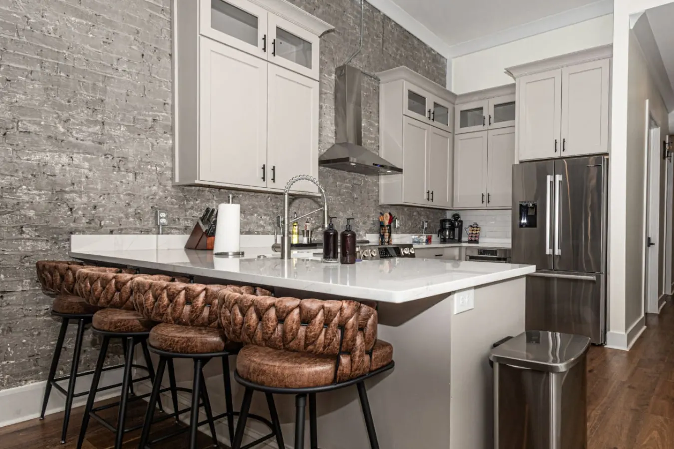 Iconic views of Gay St. – Luxury Century Building 16