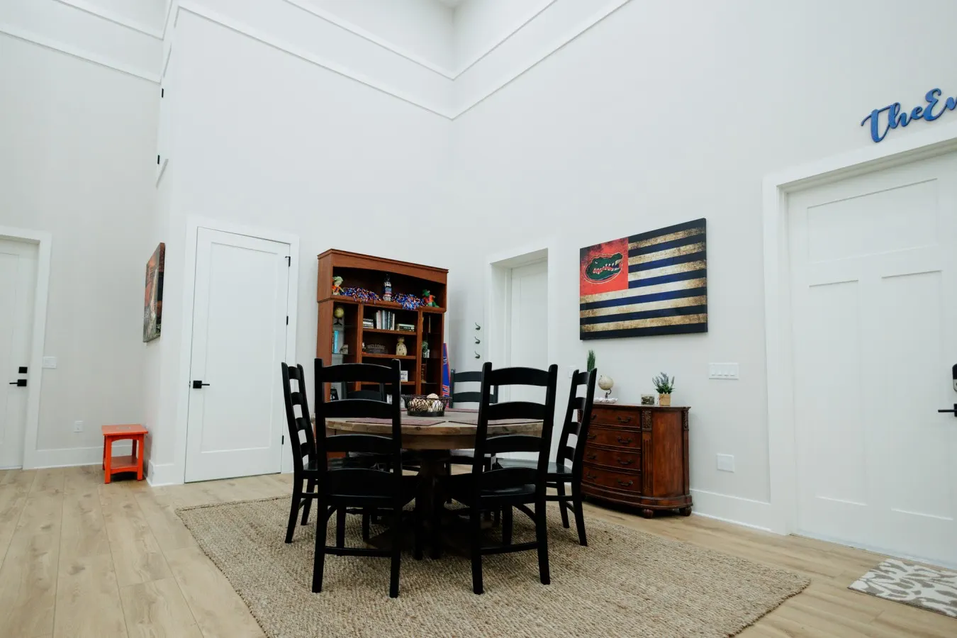 The Endzone Sleeps 14 Near UF Campus & Shands 8