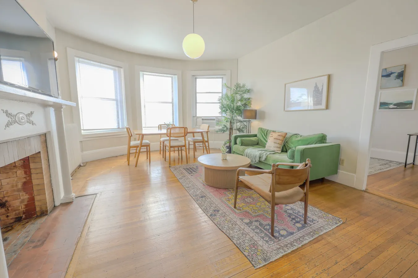 Cozy & Modern 1 BDR | Fenway within minutes! — photo 2