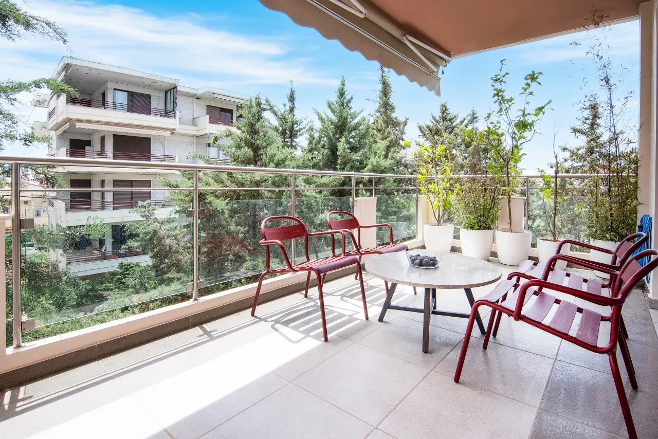 Bright and Luxurious 2BR Home in Central Glyfada — photo 2