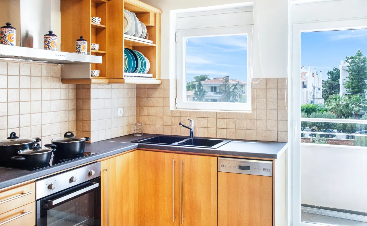 Bright and Luxurious 2BR Home in Central Glyfada — photo 5