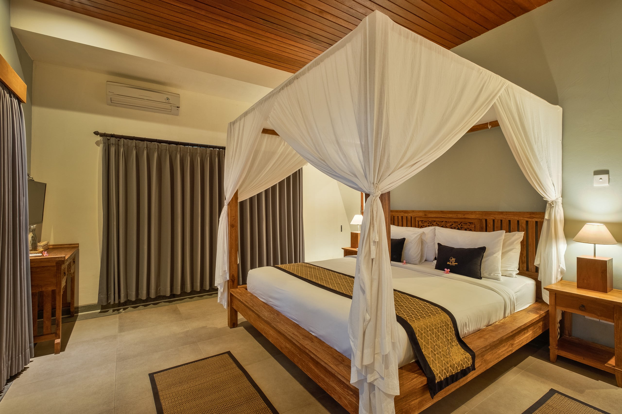 Hidden Deluxe Suite Room in Ubud 11