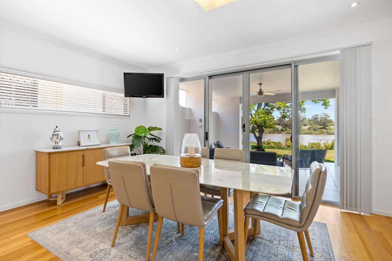 Modern Luxury Riverfront Sanctuary — photo 3