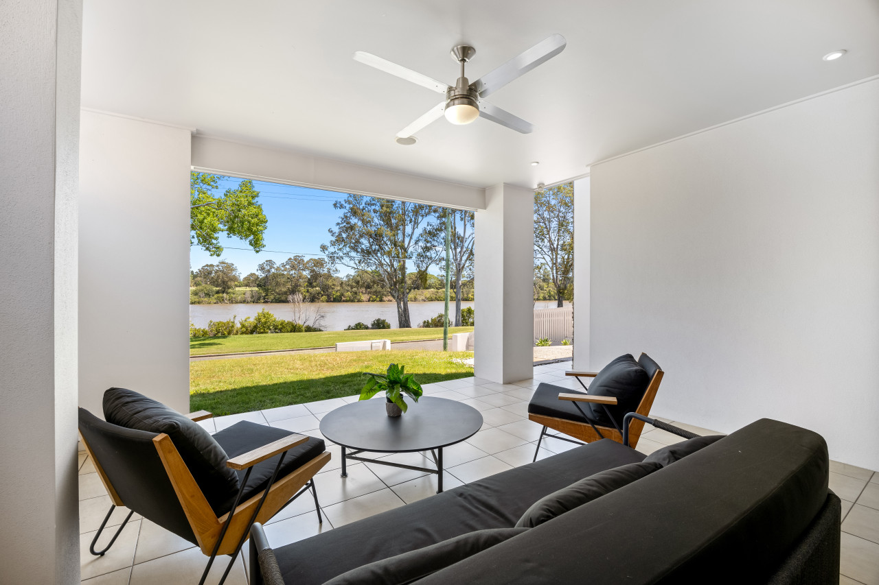 Modern Luxury Riverfront Sanctuary — photo 4