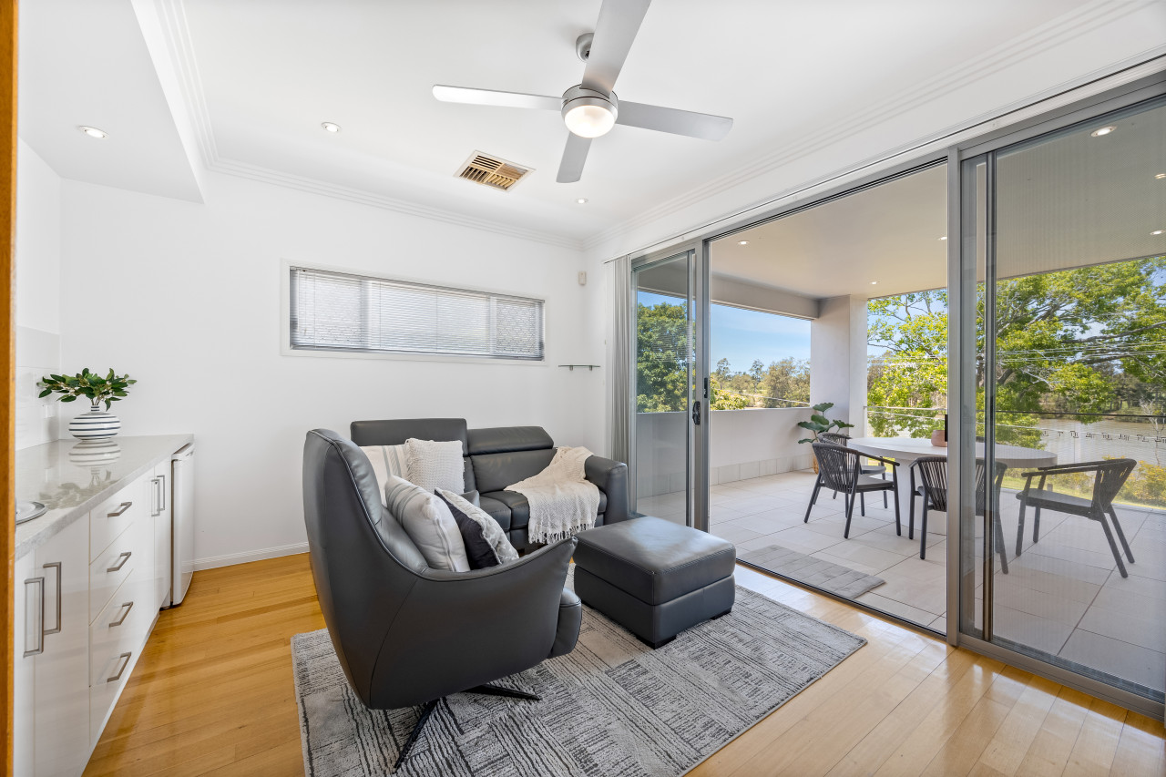Modern Luxury Riverfront Sanctuary — photo 5