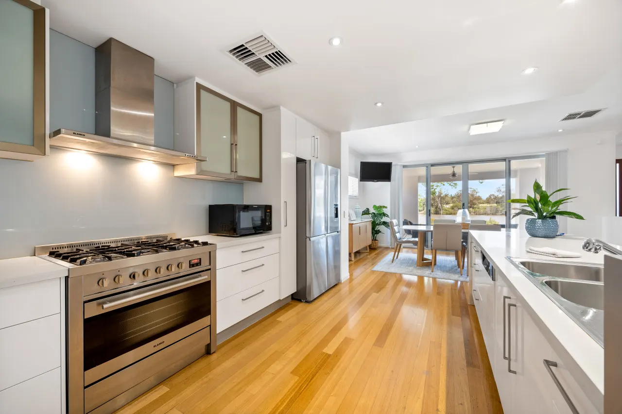 Modern Luxury Riverfront Sanctuary 7