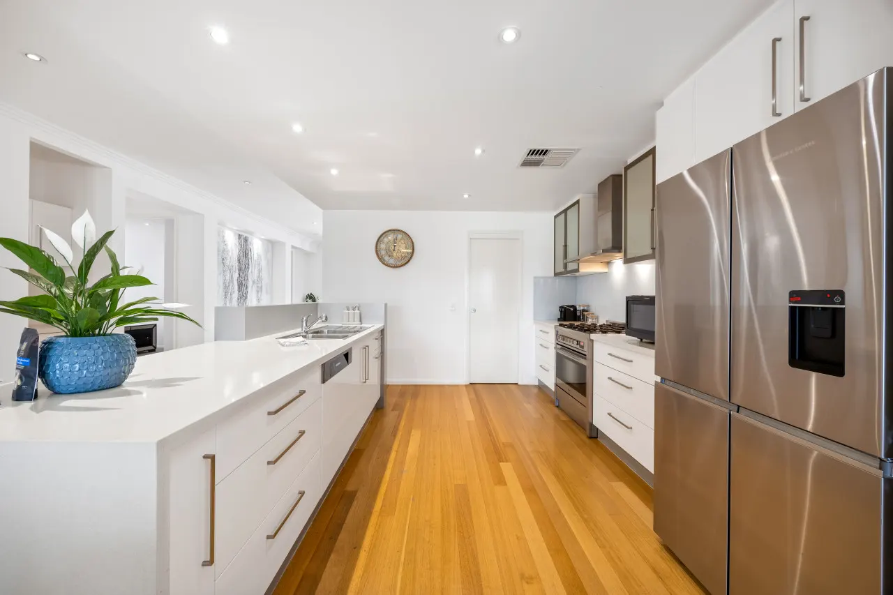 Modern Luxury Riverfront Sanctuary 8
