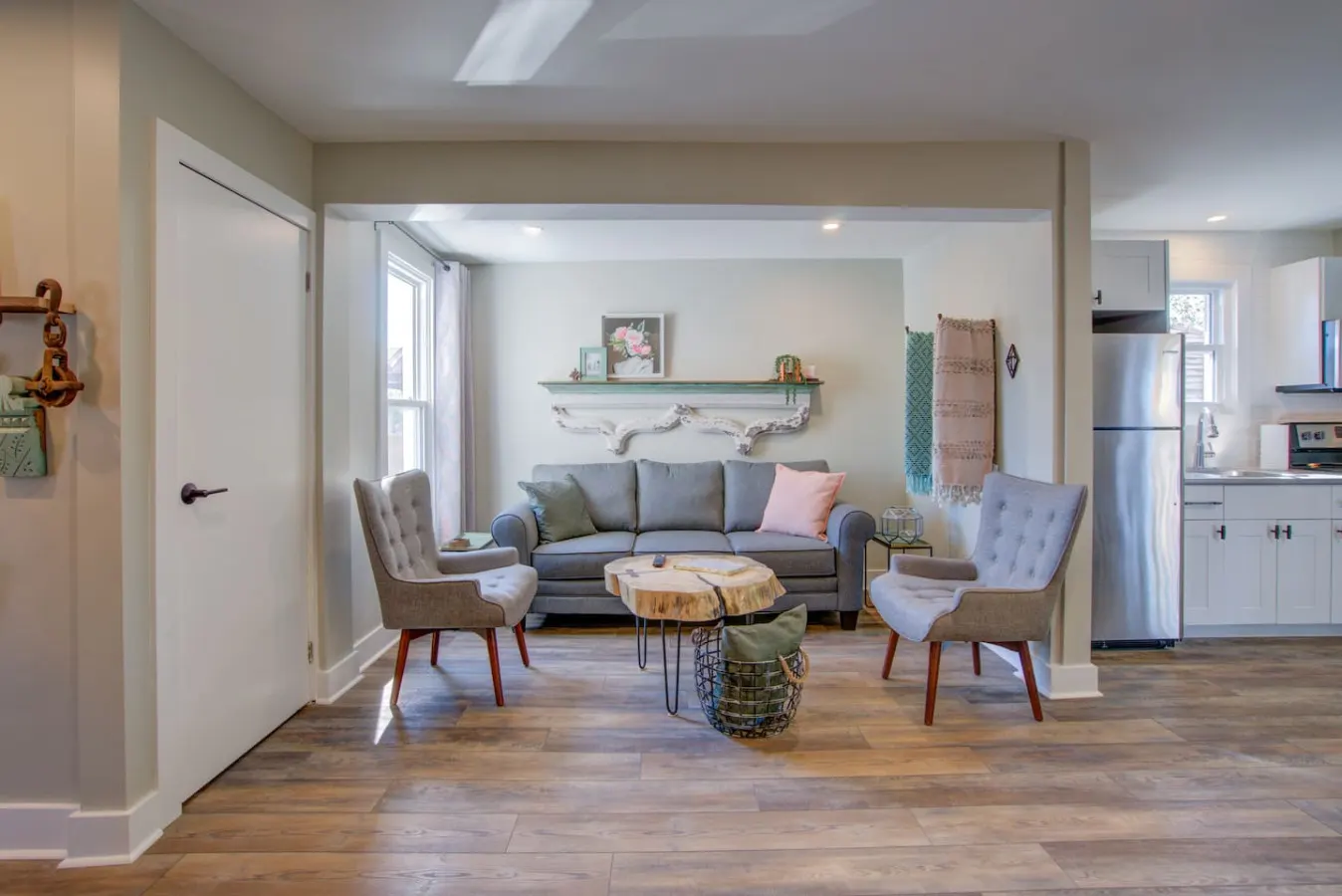 Niagara Falls Stylish and Clean Boutique Apartment