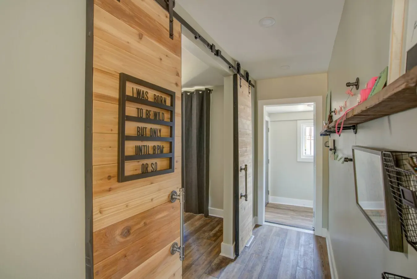 Niagara Falls Stylish and Clean Boutique Apartment 11