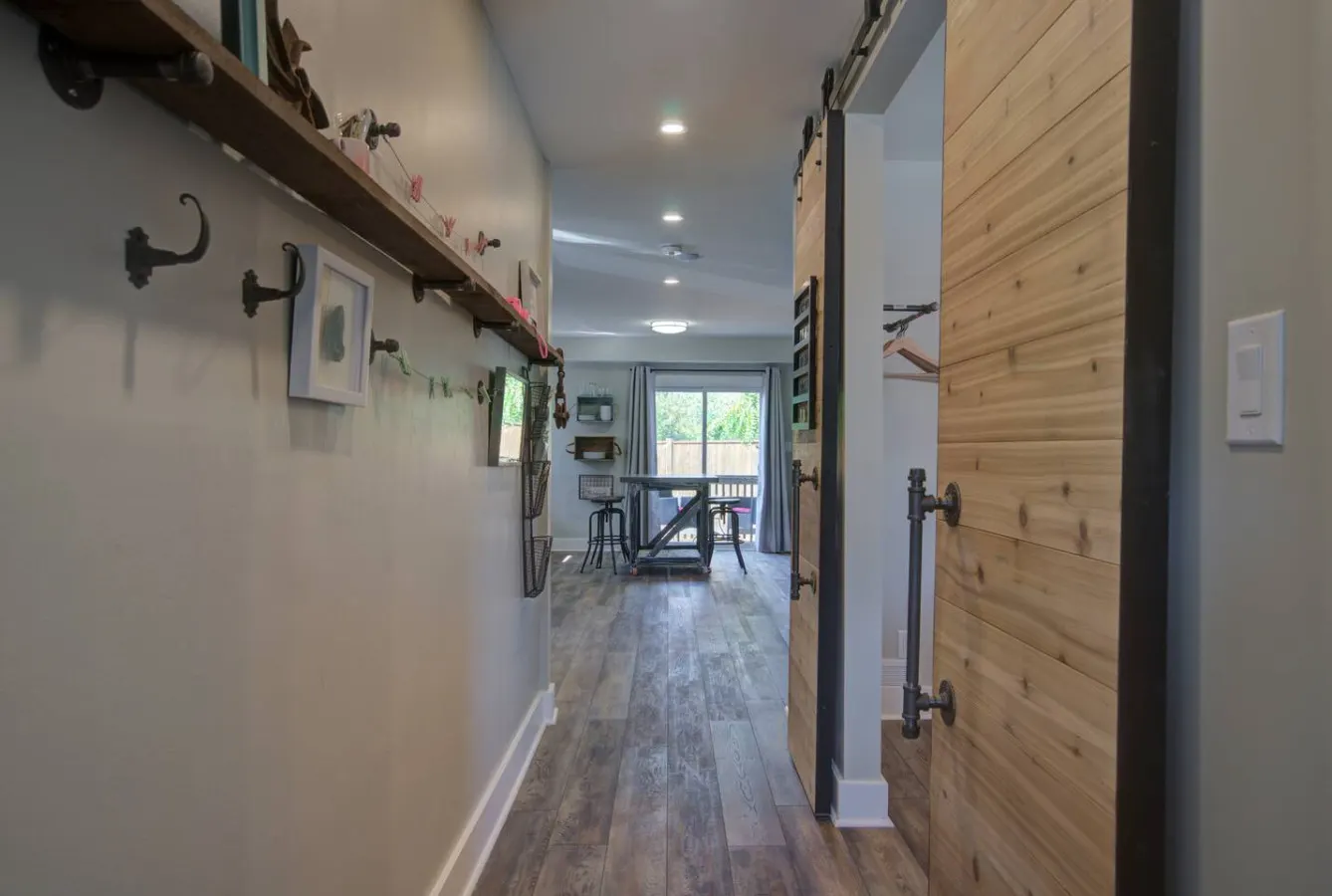 Niagara Falls Stylish and Clean Boutique Apartment 14