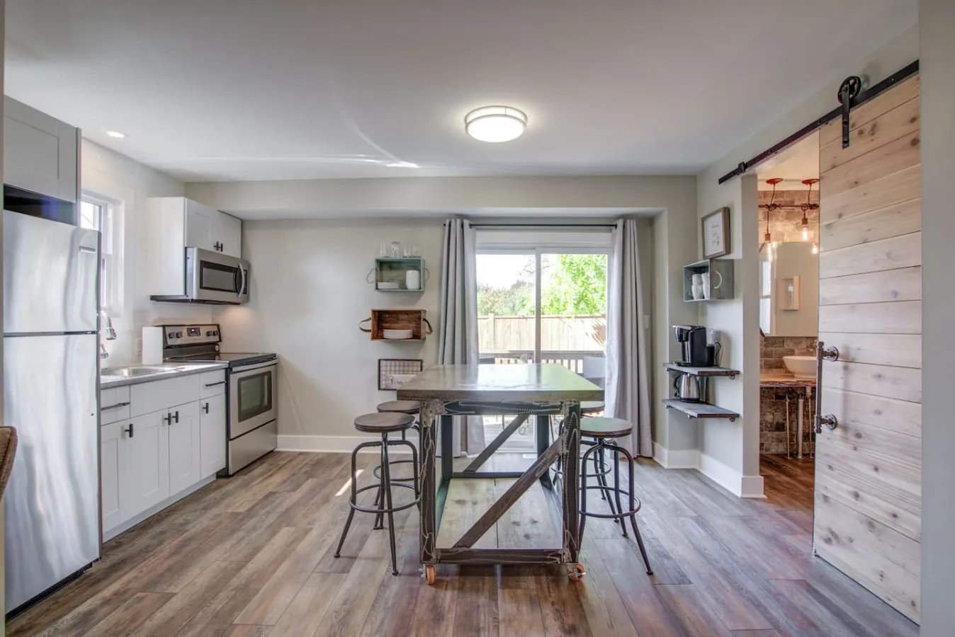 Niagara Falls Stylish and Clean Boutique Apartment 7