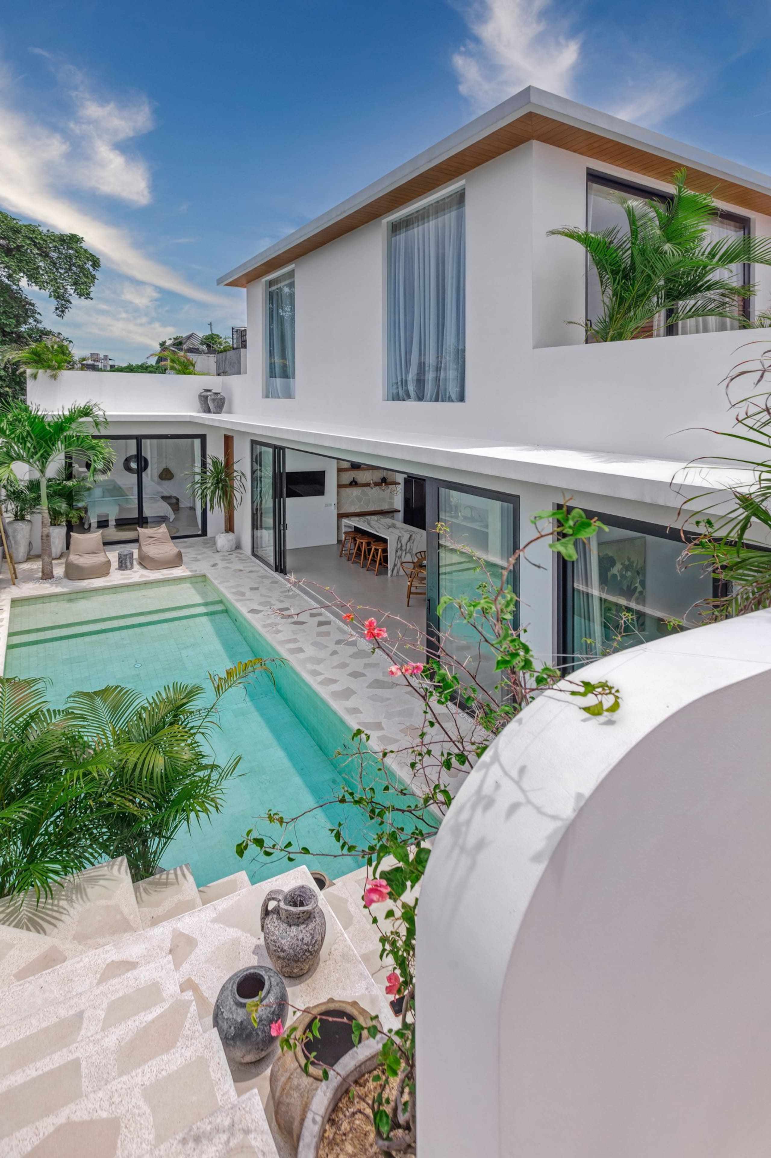New Magnificent 3BR/Walk to Finns & Berawa Beach