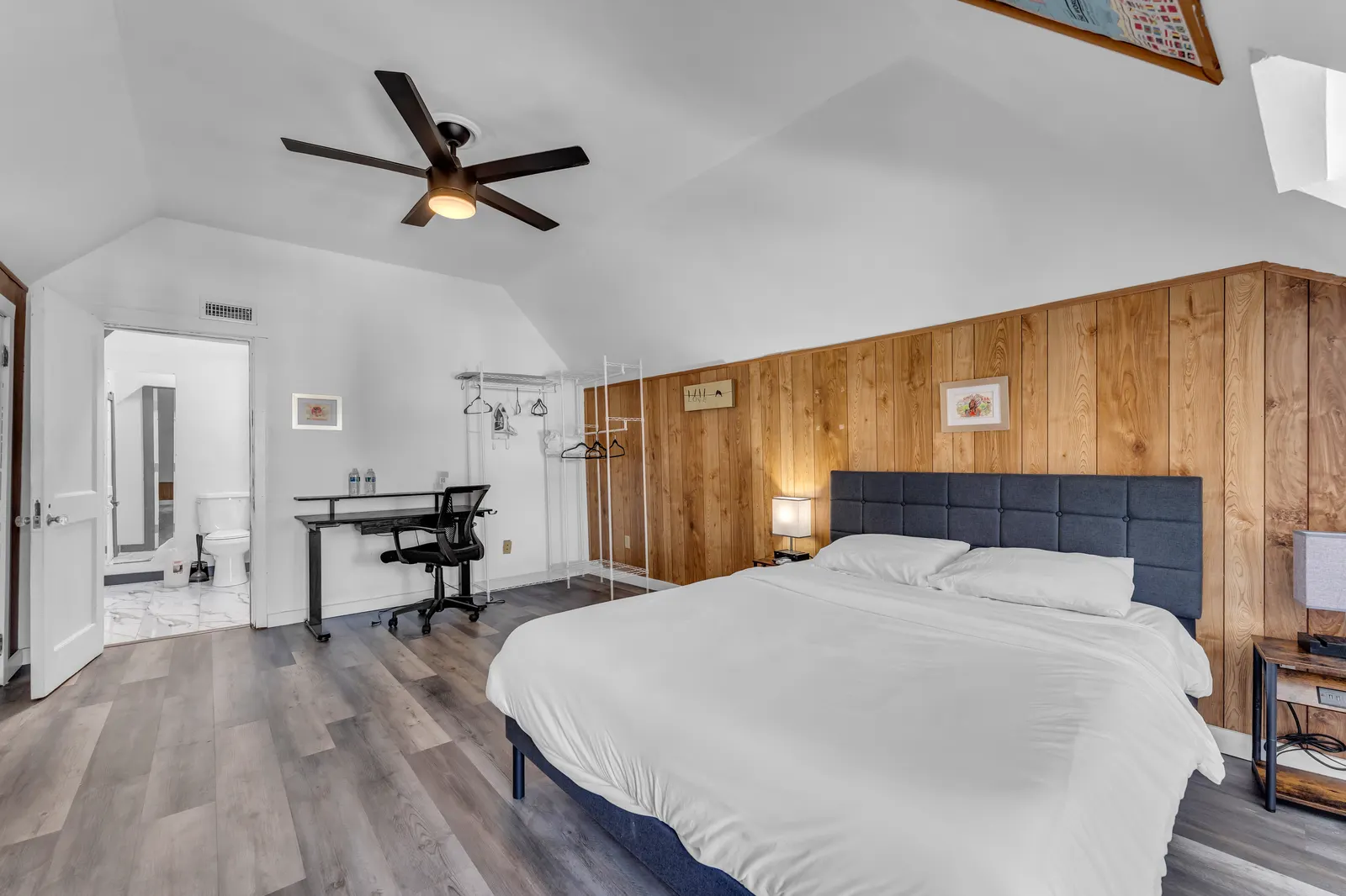 Stay with Jay - Mapa Suite Cleveland 18