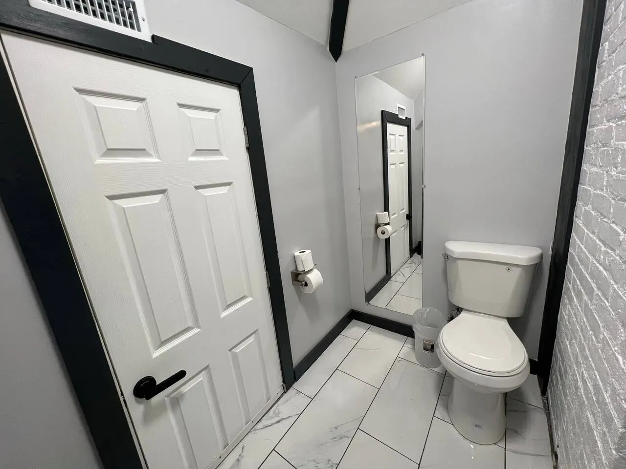 Stay with Jay - Mapa Suite Cleveland 4