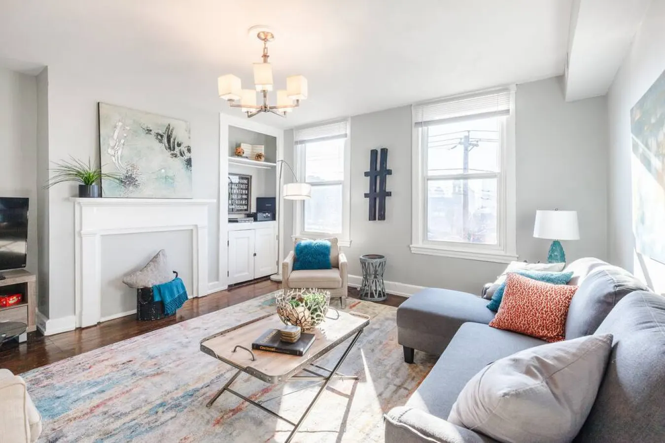 2 Large Apts w/ Parking - Downtown/Over the Rhine 9