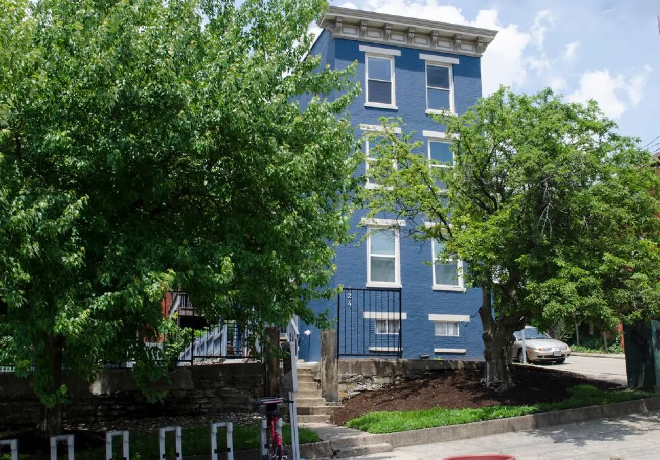2 Large Apts w/ Parking - Downtown/Over the Rhine 7