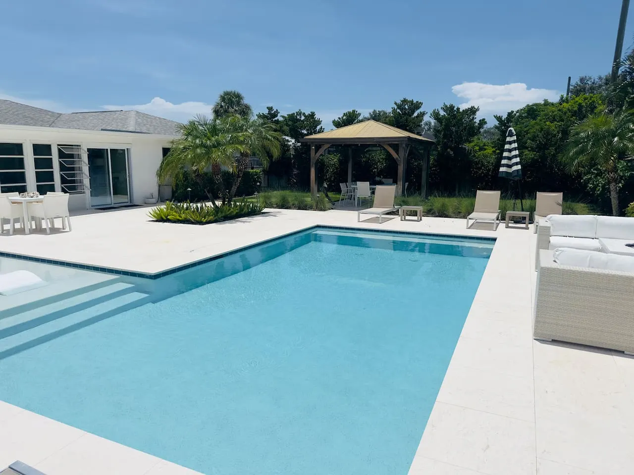 Sugar Beach Bungalow With a Pool! 1