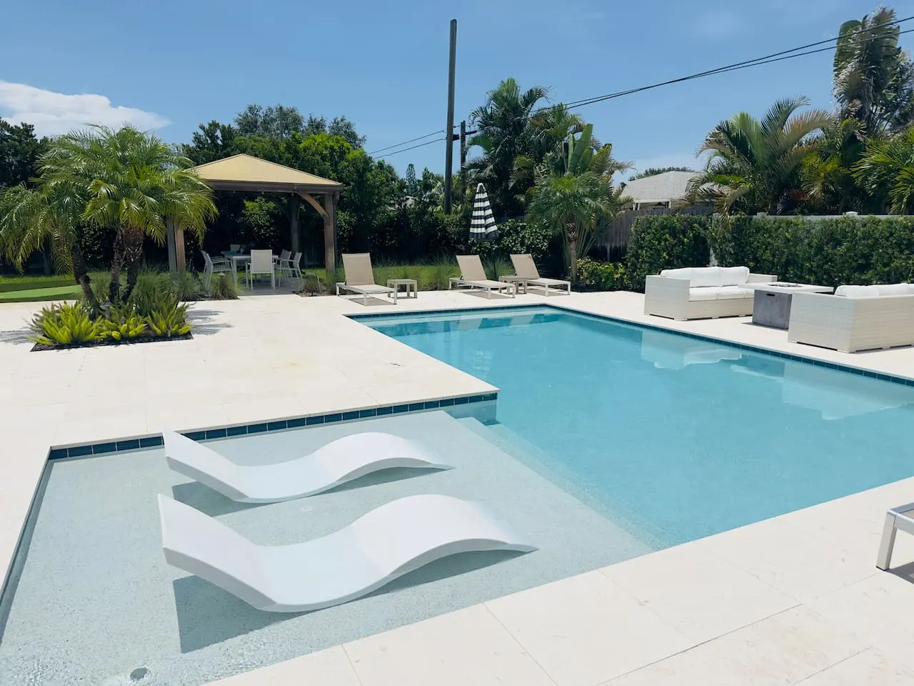 Sugar Beach Bungalow With a Pool! 3