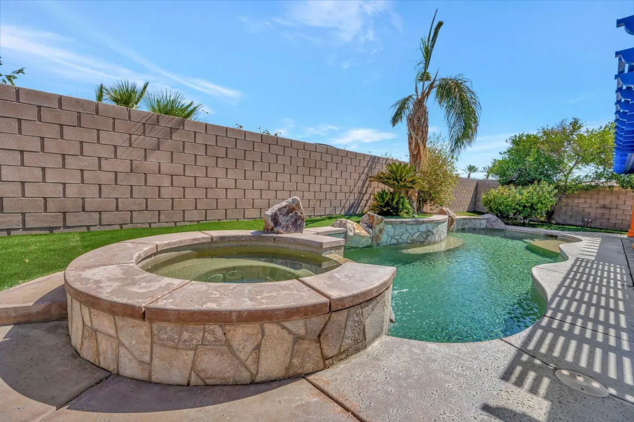 Flamingo Indio - 6BDRM, GameRoom, FirePit, Pool, Spa 7