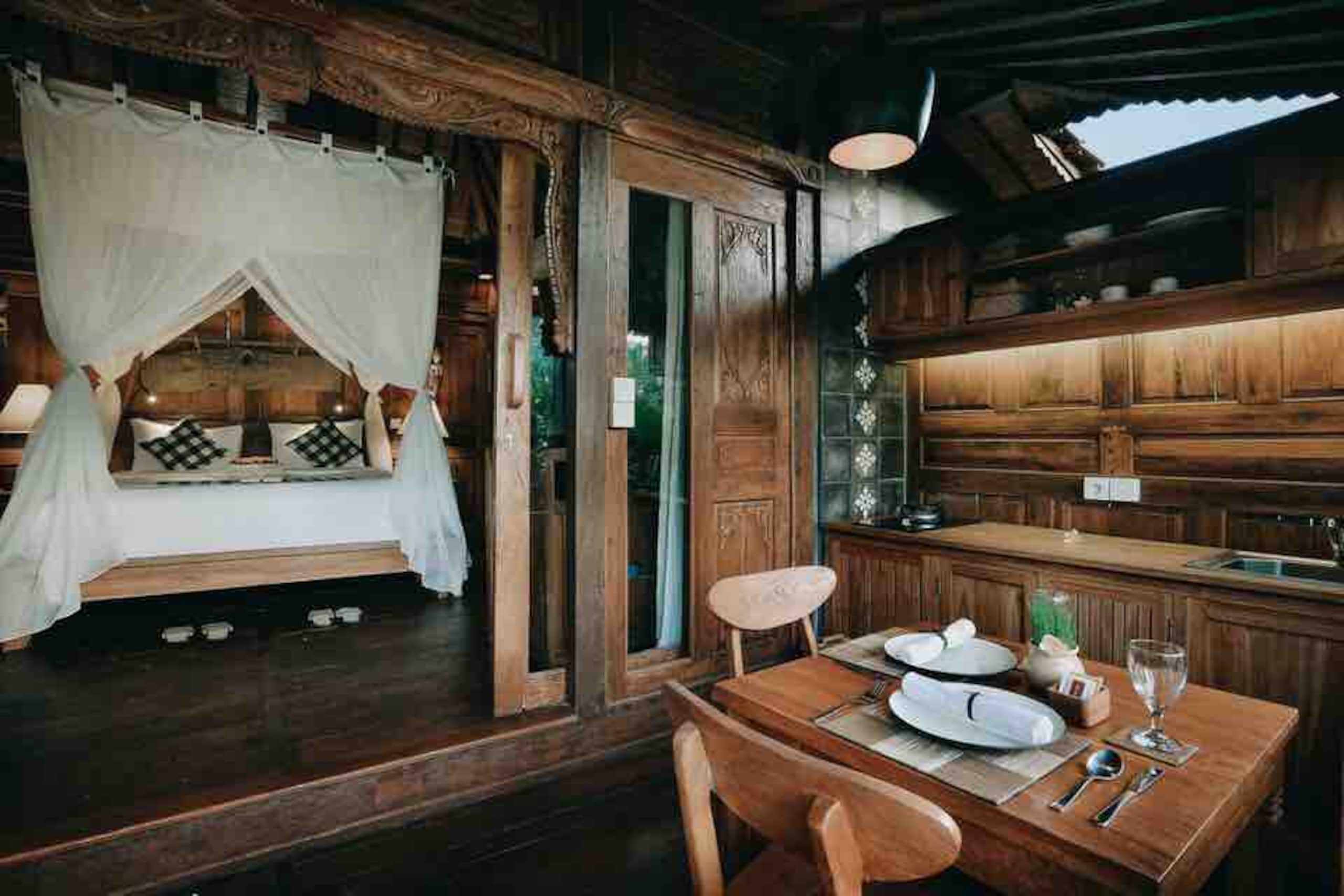One-Bedroom  Wooden House with Pool View 6
