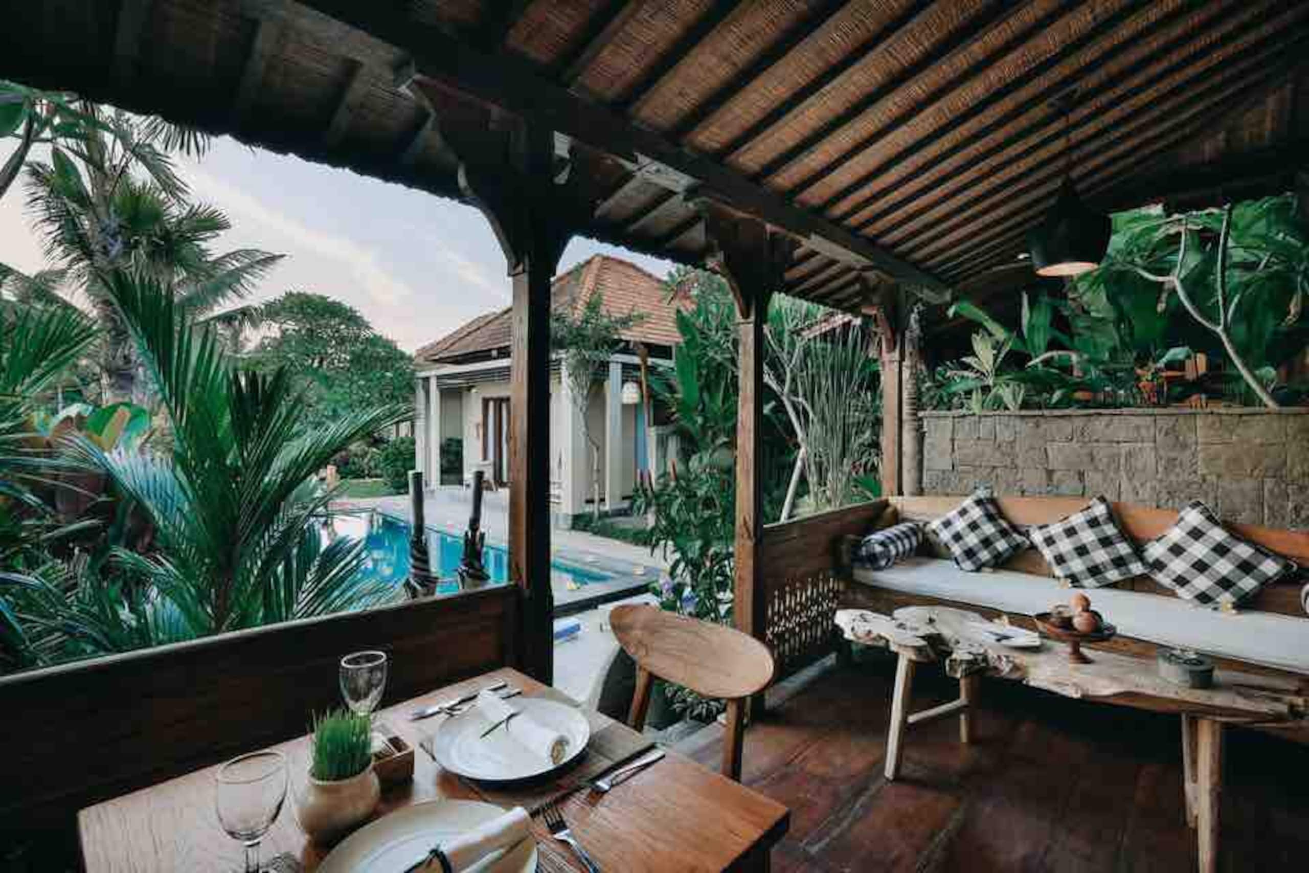 One-Bedroom  Wooden House with Pool View 9