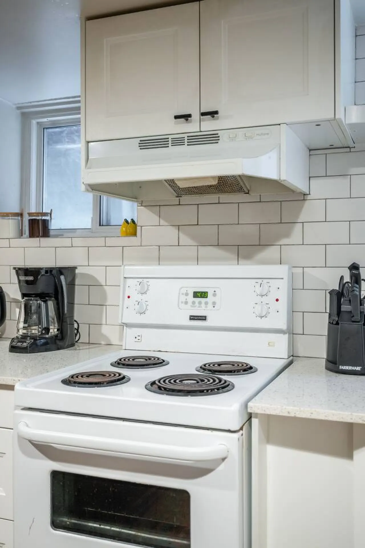 Comfortable 1BR Lower-Level Suite Wychwood Area 19
