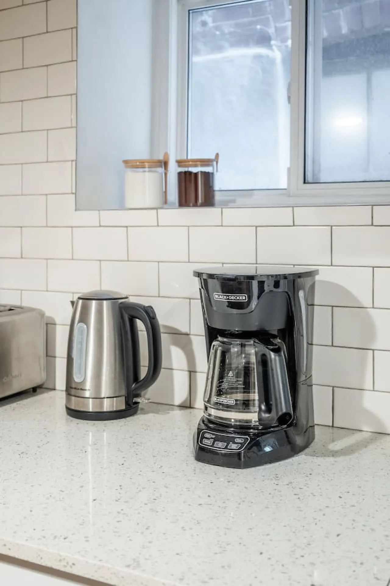Comfortable 1BR Lower-Level Suite Wychwood Area 20