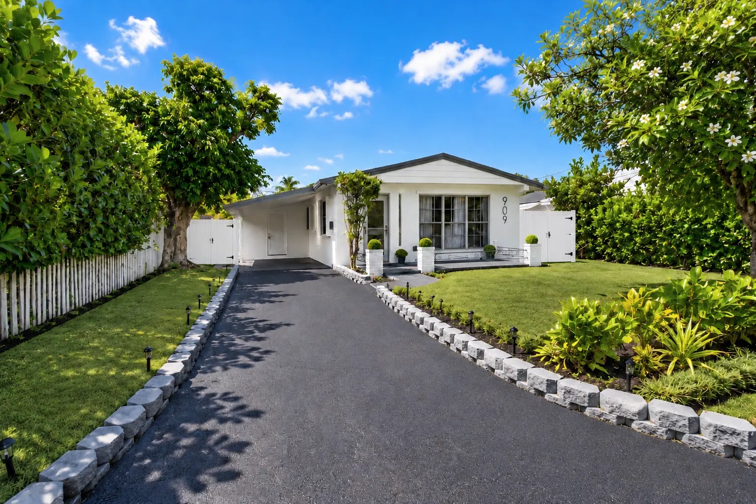 5 Min to Beach Heated Pool BBQ Pets OK 909 6