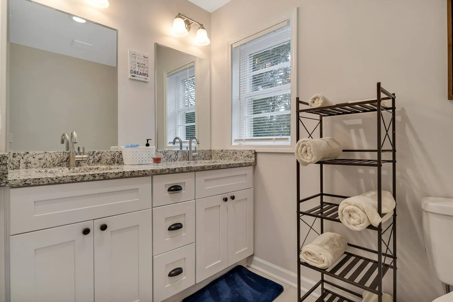 East Atlanta Getaway Mins to Downtown Sleeps6 9