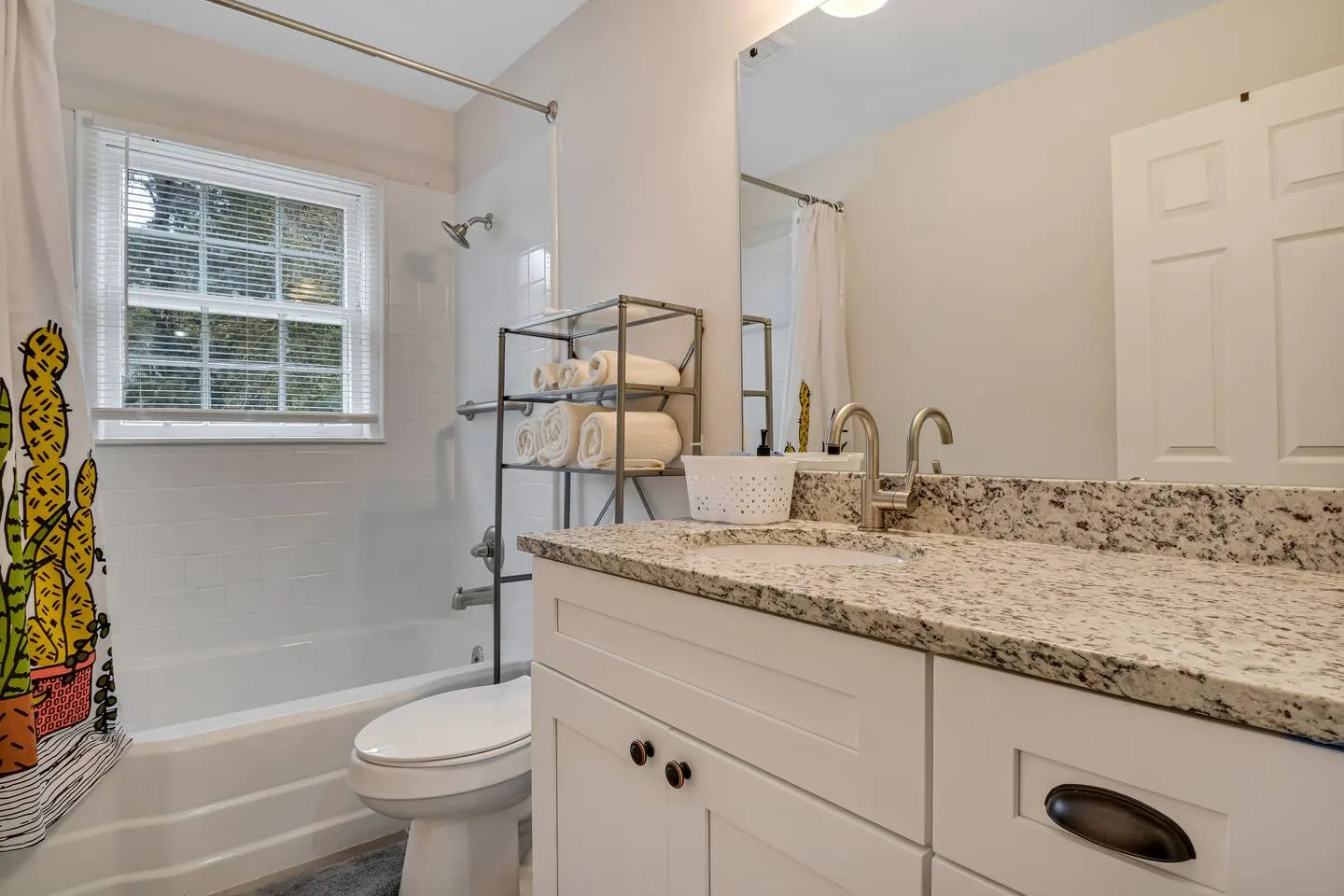 East Atlanta Getaway Mins to Downtown Sleeps6 11