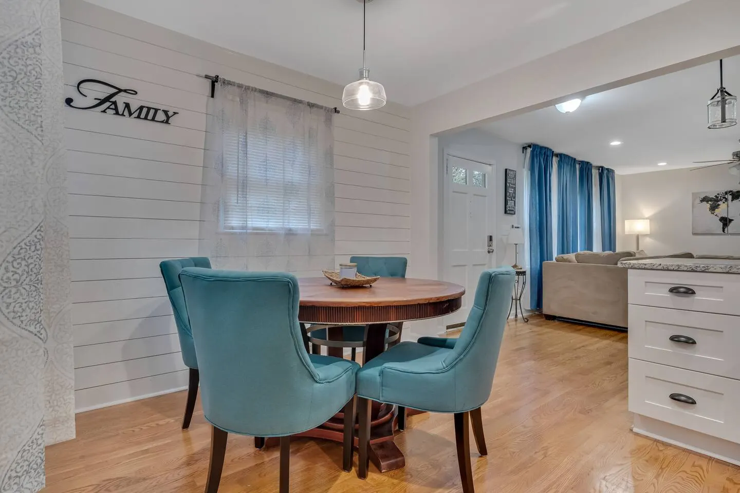 East Atlanta Getaway Mins to Downtown Sleeps6 4