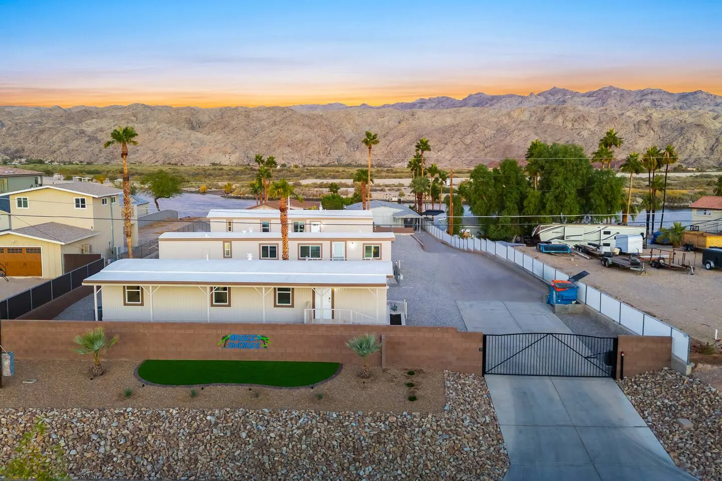 The Villas Waterfront Compound Sleeps 25 9