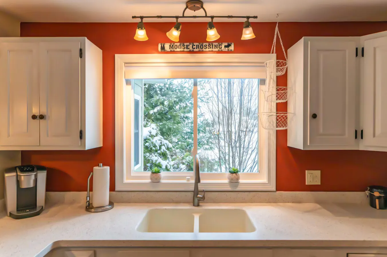 Cozy home close to everything! 10