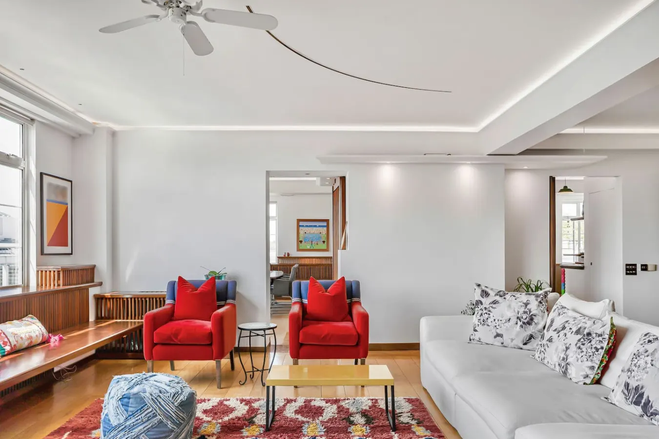 Kensington 7-Bed 4000 Sqft AC & Parking 10