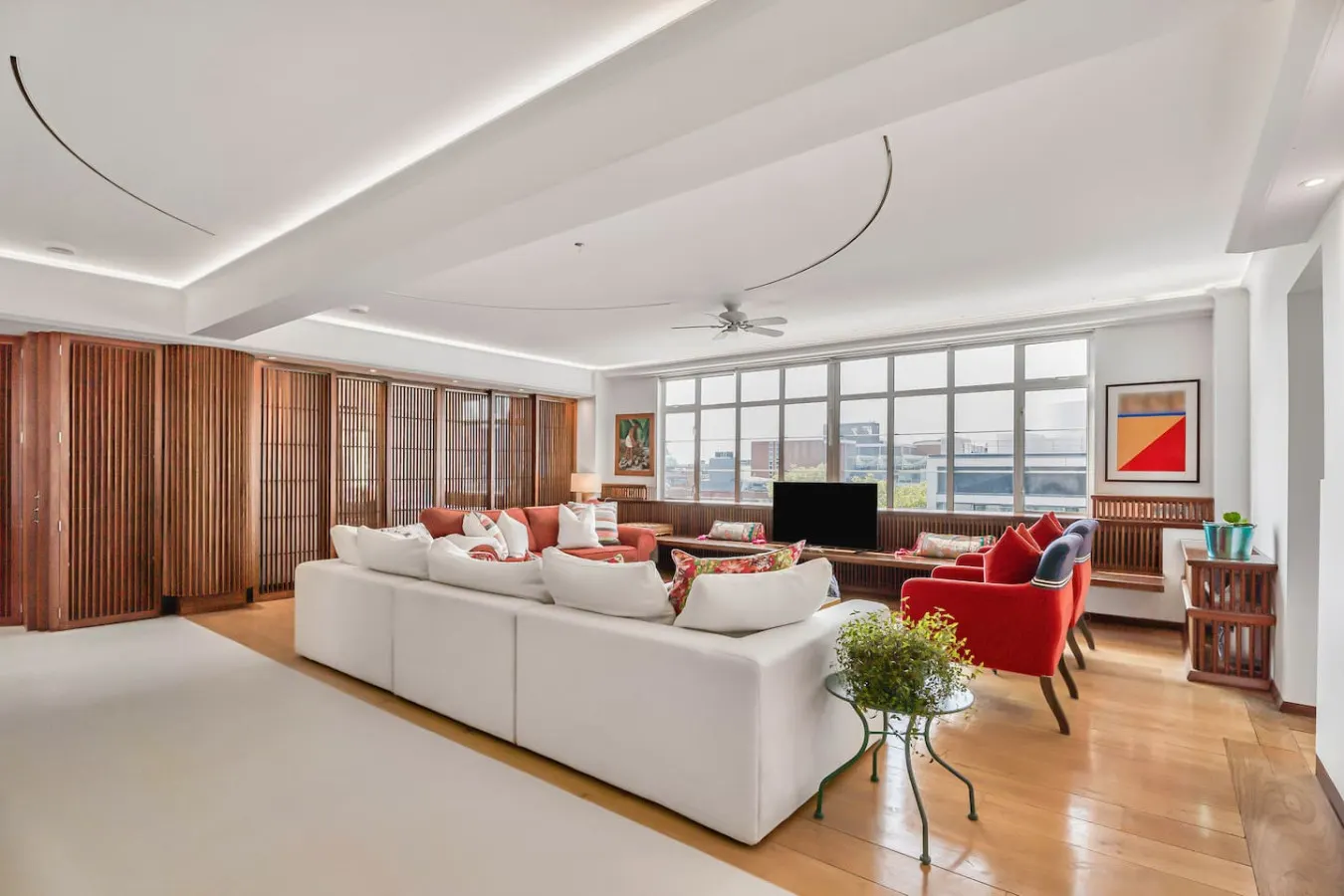Kensington 7-Bed 4000 Sqft AC & Parking 8